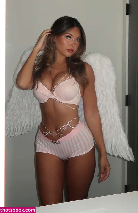 Kirstennn Kim Photo #37