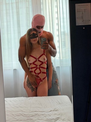 Theyounghotwife Photo #3