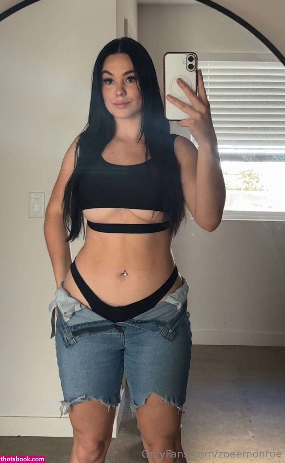 zoeemonroe Photo #11