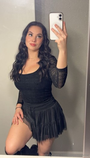 zoeemonroe Photo #29