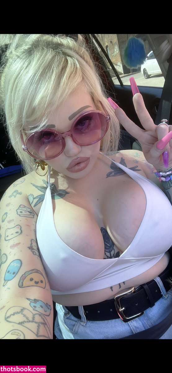 Emily Snow Photo #22