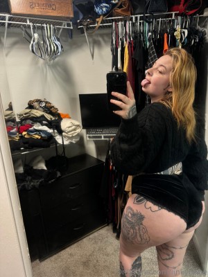 Nikkiitatted Photo #21