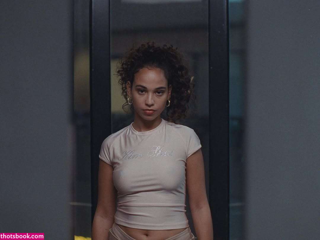 Maria Isabel Photo #2