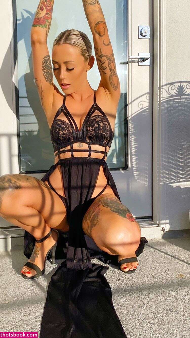 Queenofblood Photo #5