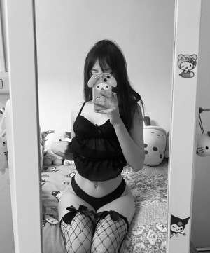 moonkittydoll Photo #3