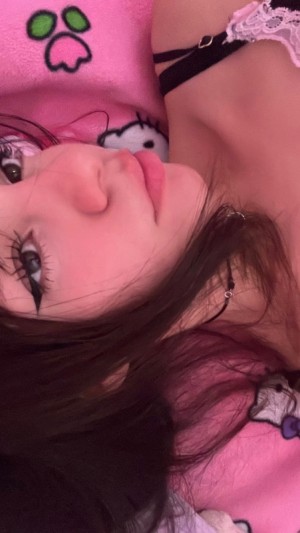 moonkittydoll Photo #16