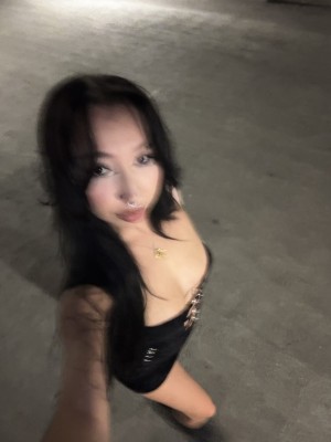 xcarolinejoness Photo #17