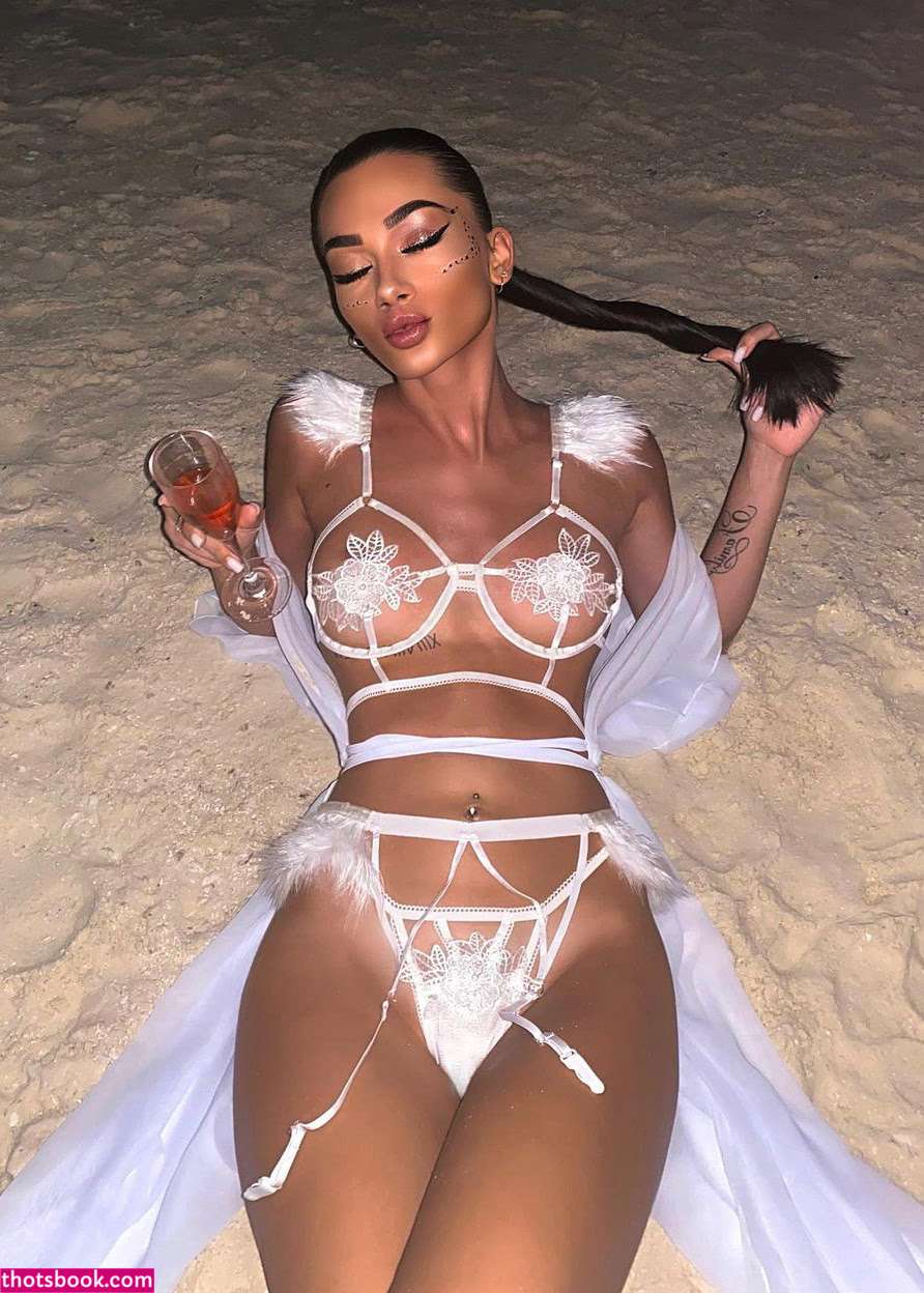 Yani Banny Photo #14