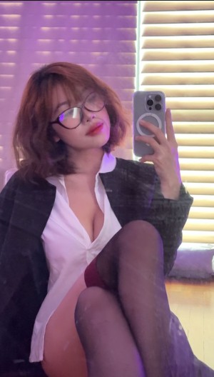 Viviannn 67 Photo #3