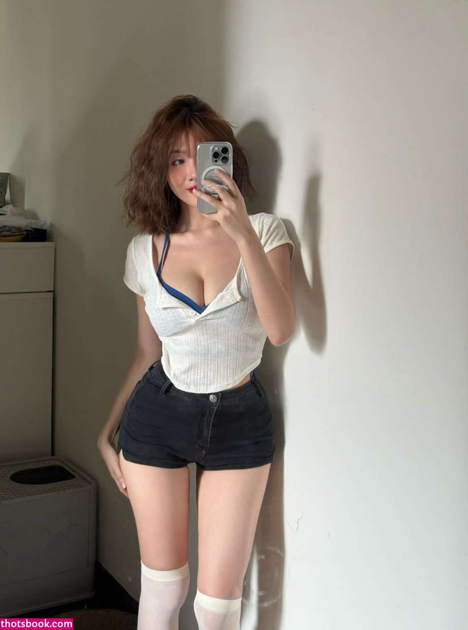 Viviannn 67 Photo #8