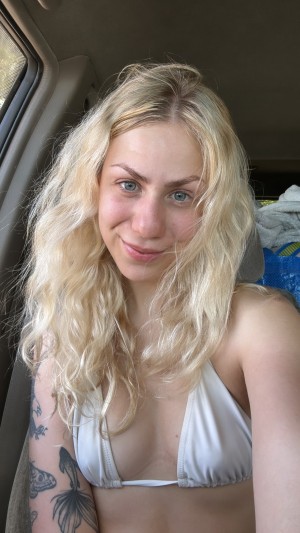 Marie Watson Photo #12