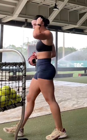 Allison Royalty Photo #14