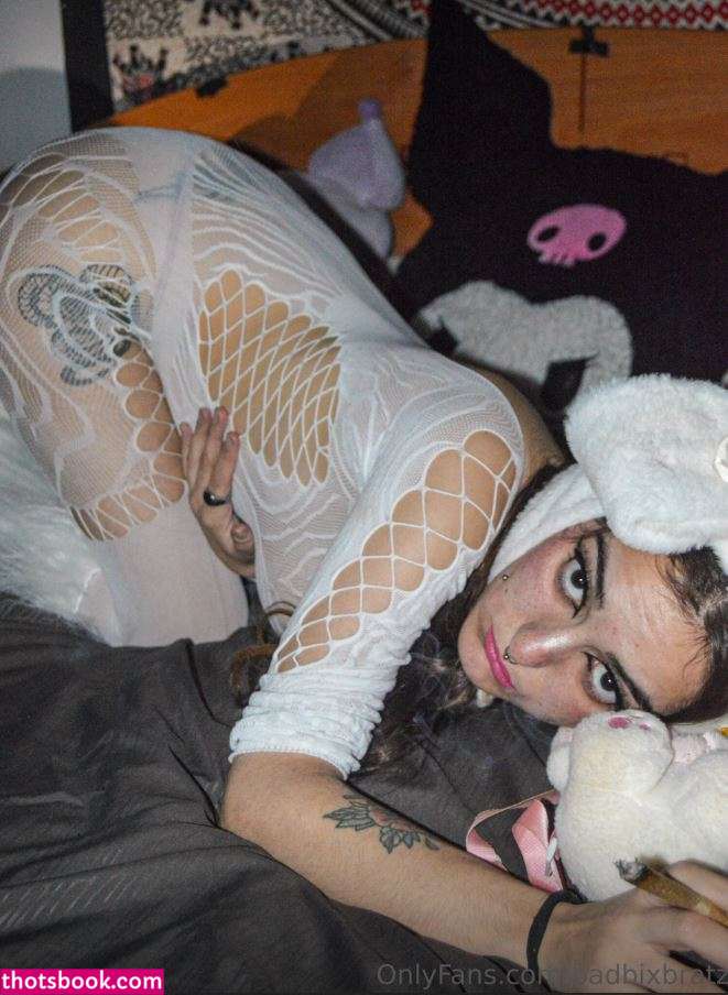 Badbixbrart Photo #15