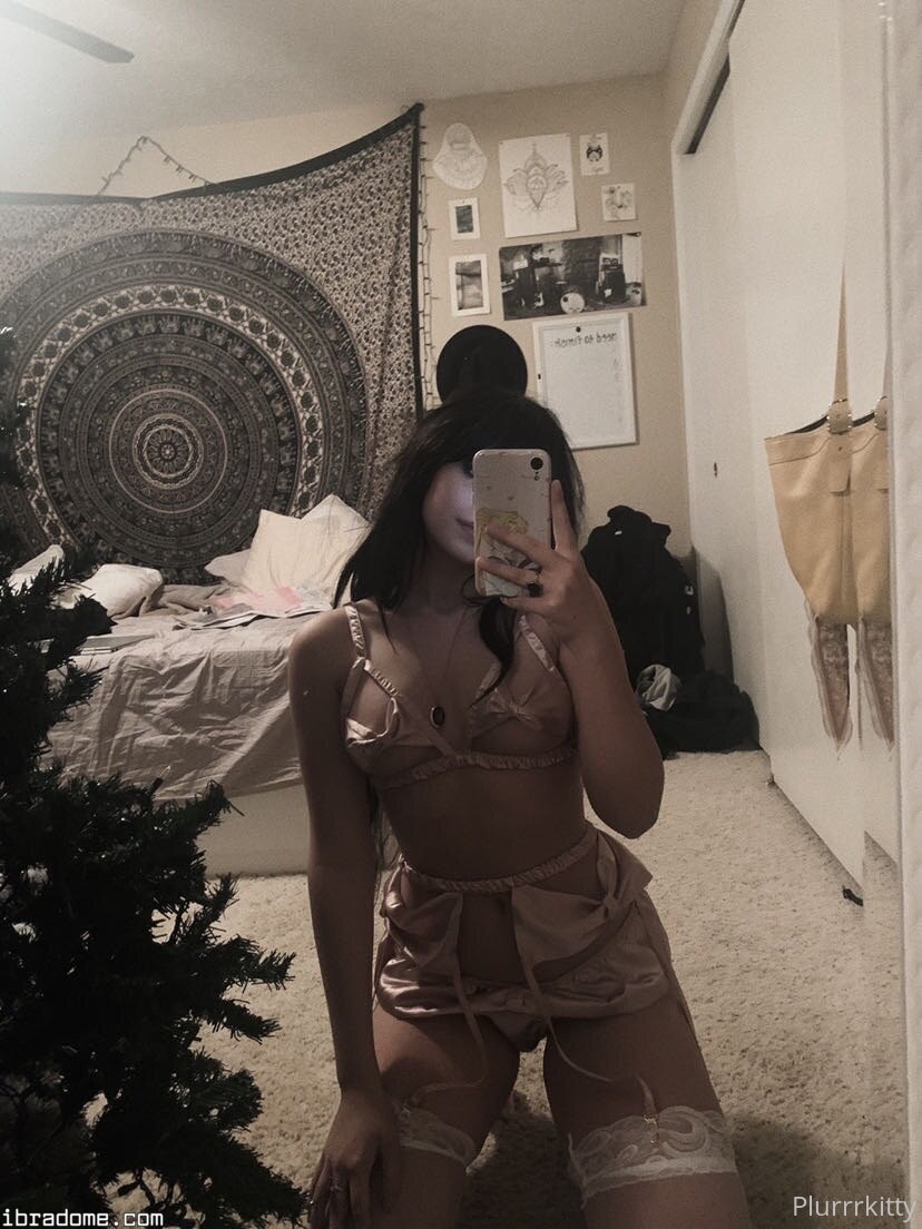 Claire Estabrook Photo #50