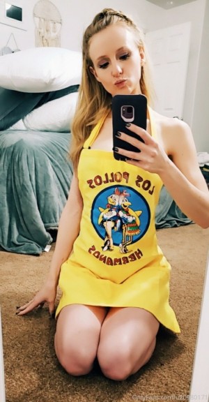 Elle Dainty Photo #3