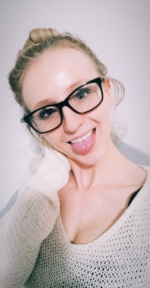 Elle Dainty Photo #32