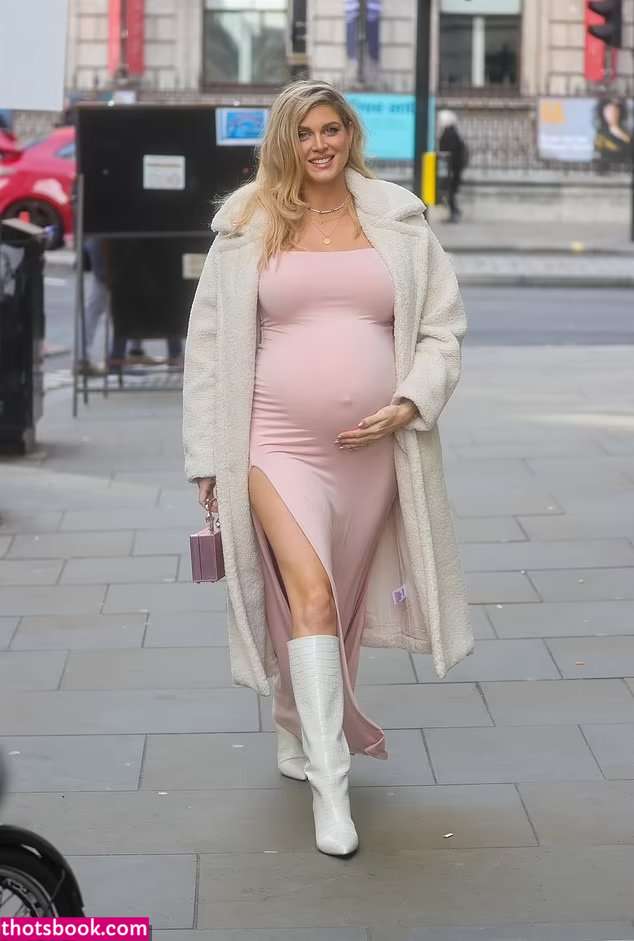 Ashley Louise James Photo #20