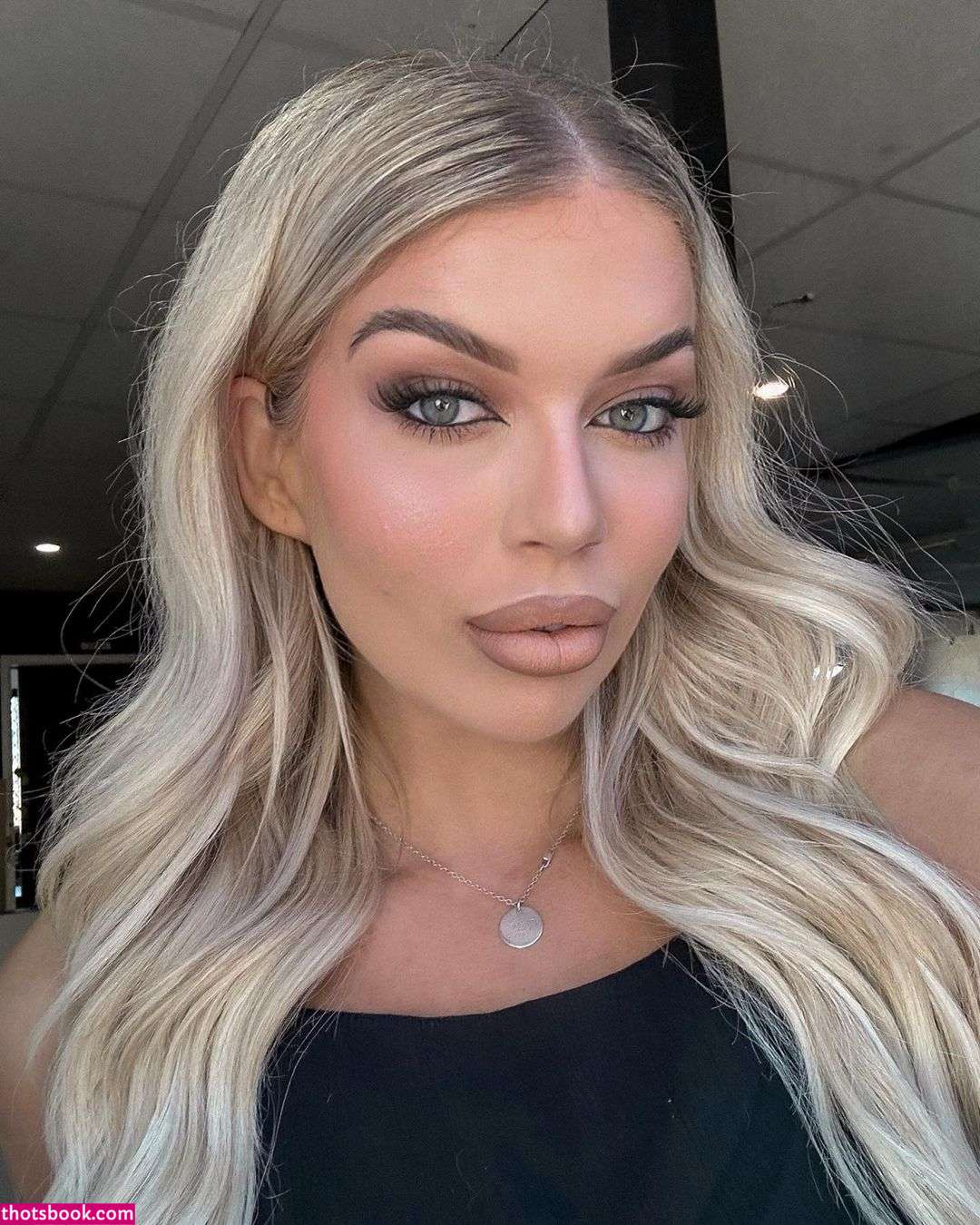 Caitlin Mcconville Photo #10