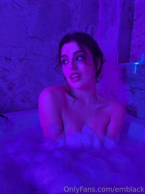 Emily Biack Photo #29