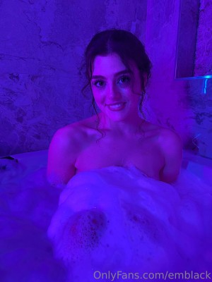 Emily Biack Photo #30