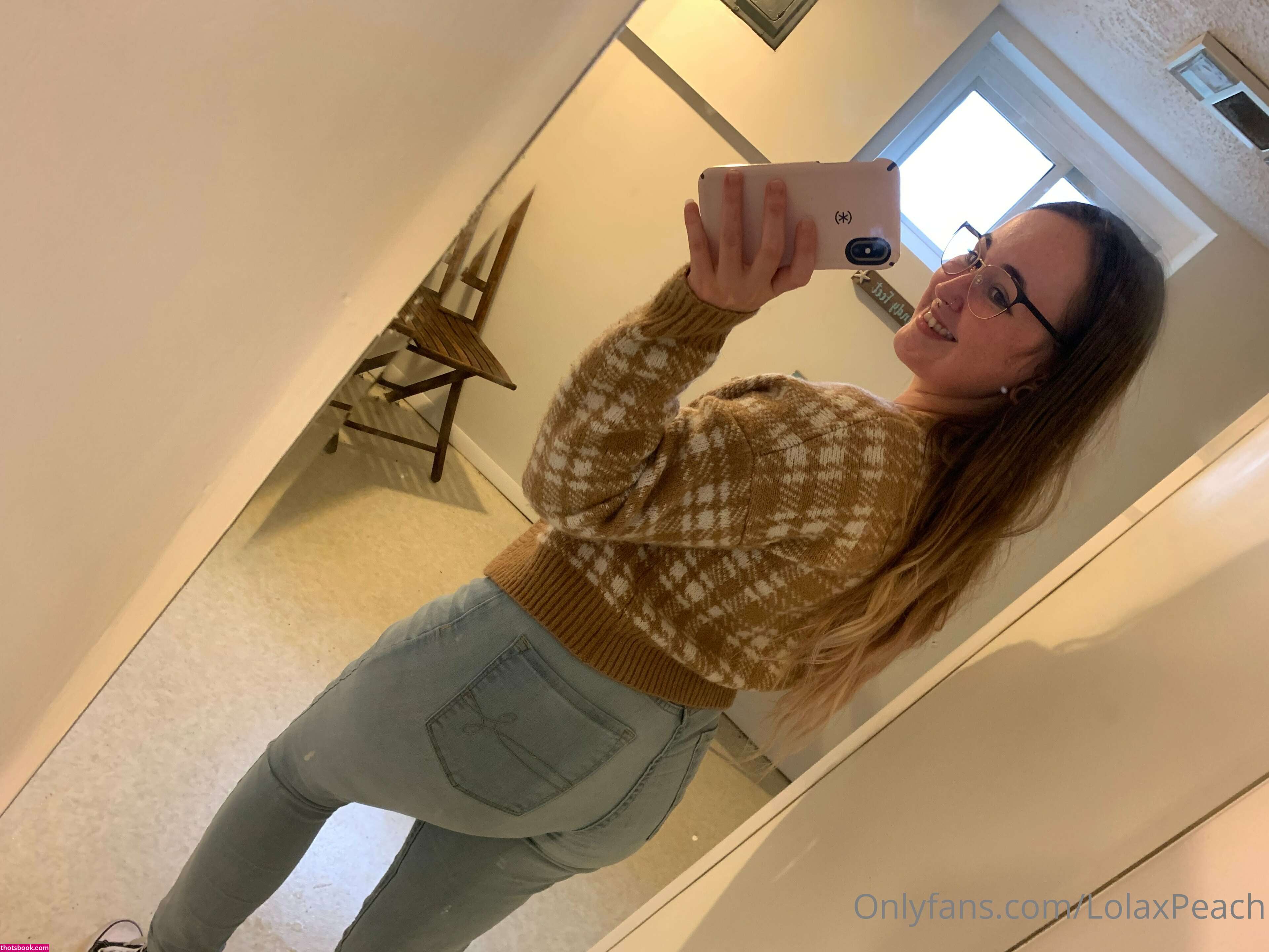 Lolaxpeach Photo #14