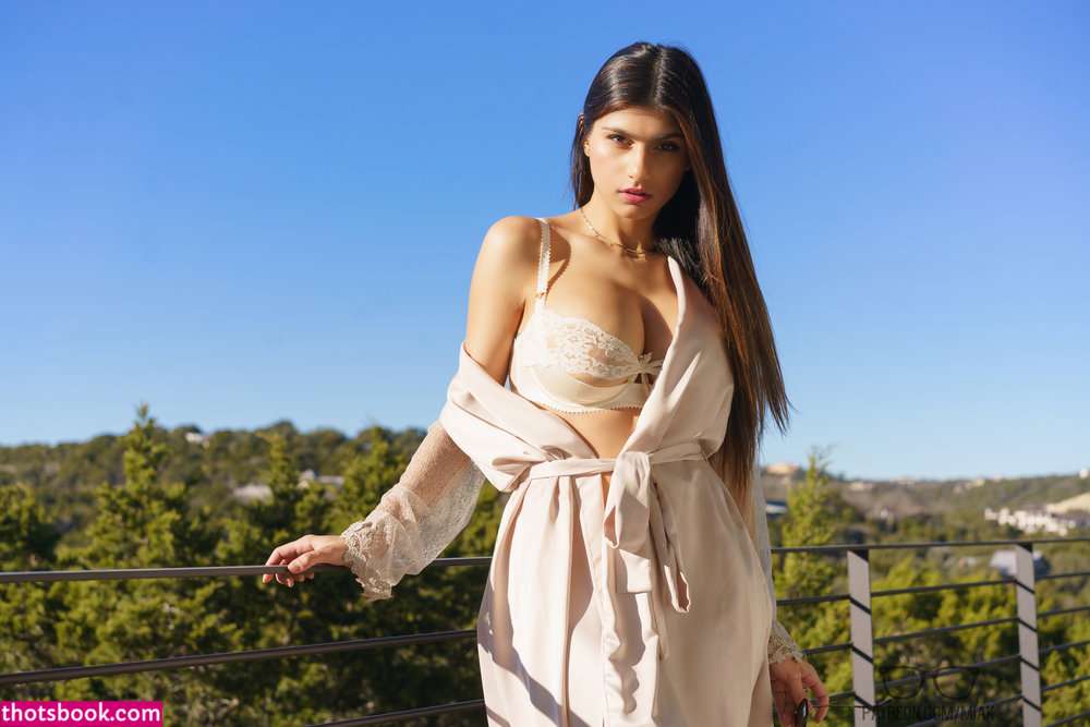 Mia Khalifa Photo #451