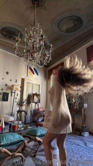 Anna Tsaralunga Post #15