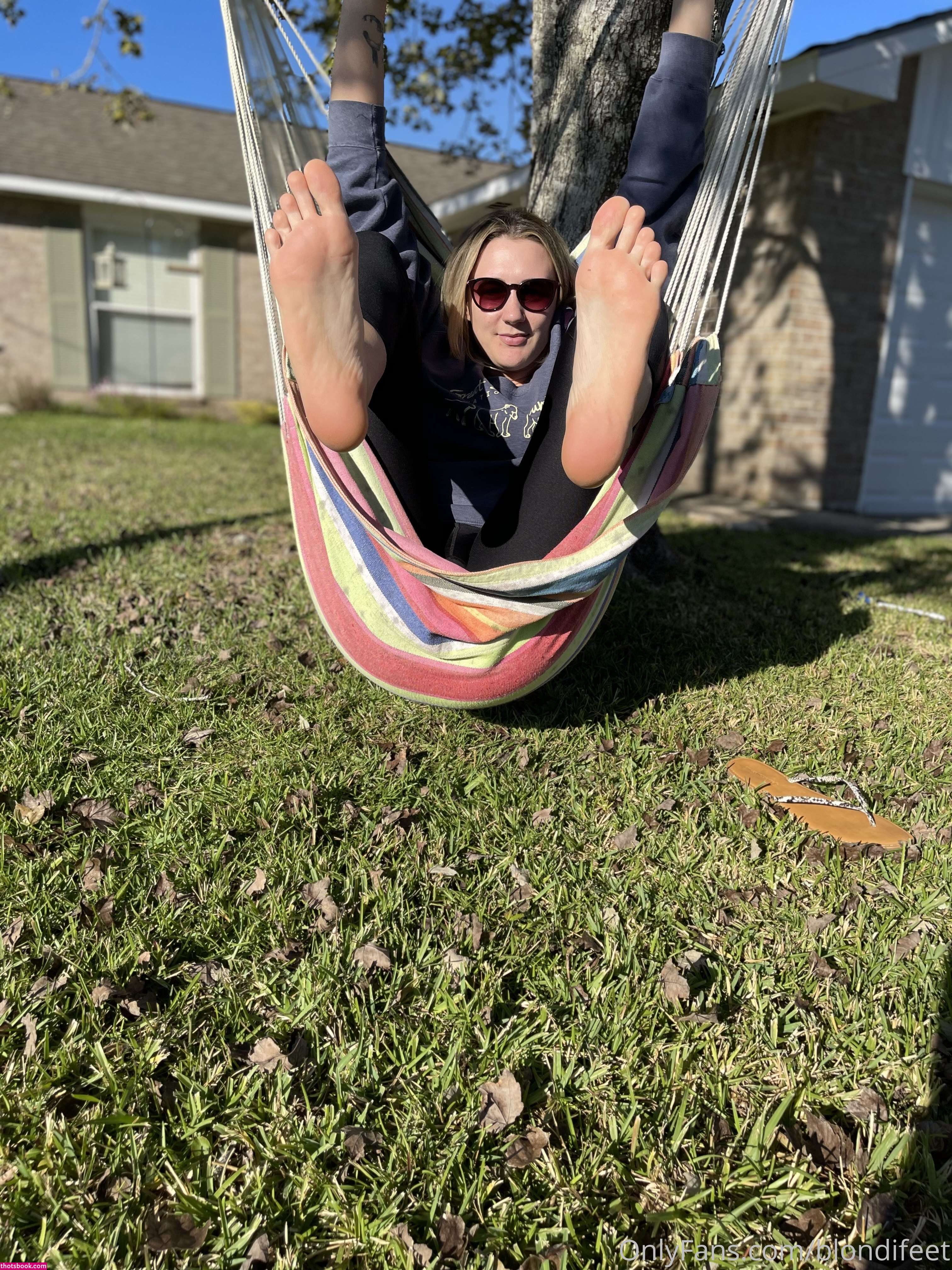 blondifeet Photo #18
