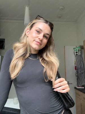 Shannon Langdon Photo #9