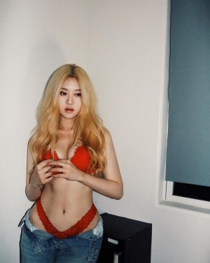 Allissa Shin Photo #22