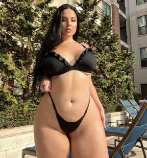 Cinthya Larose Photo #6