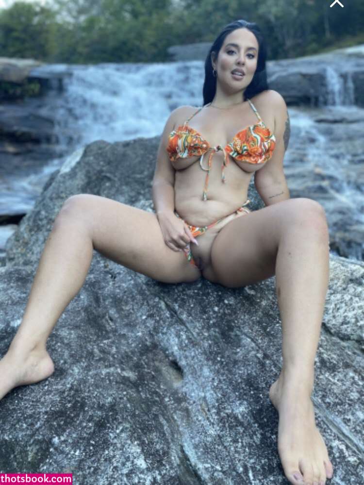 Cinthya Larose Photo #8