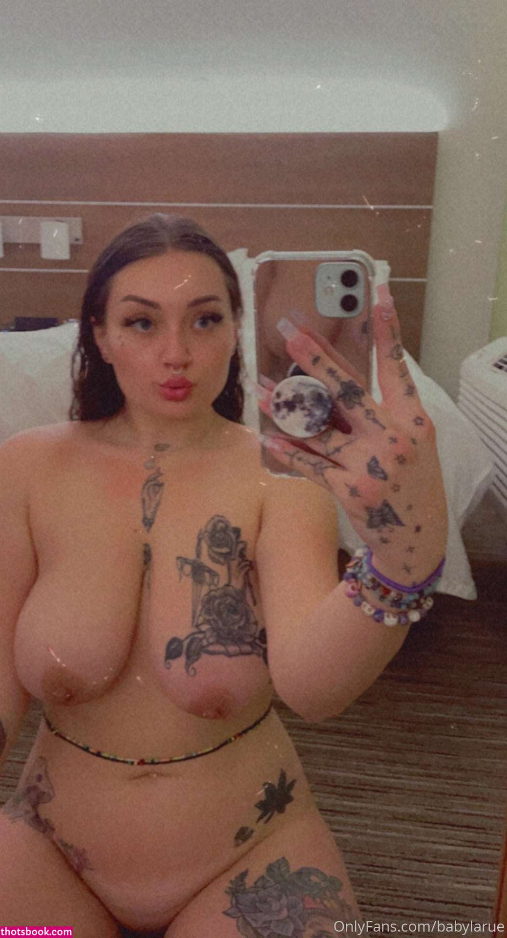 Luxurious Larue Photo #11