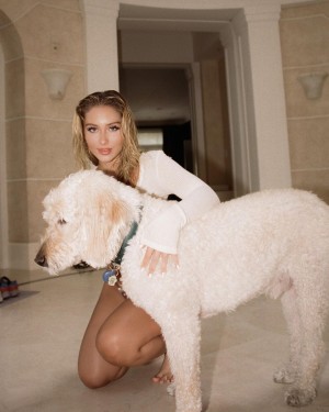 Heloise Hut Photo #36