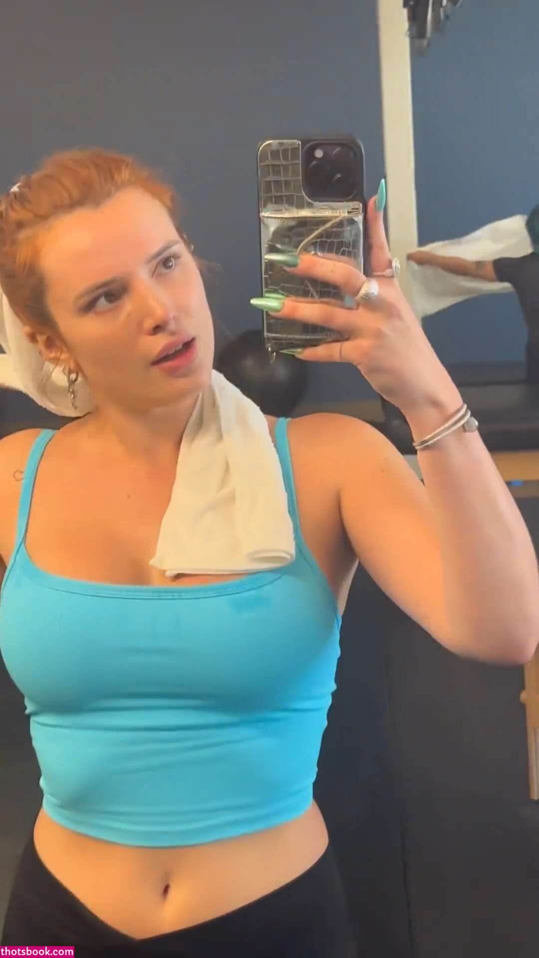 Bella Thorne Photo #202