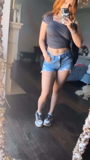 Bella Thorne Photo #205