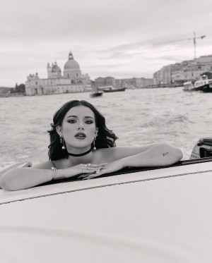 Bella Thorne Post #36