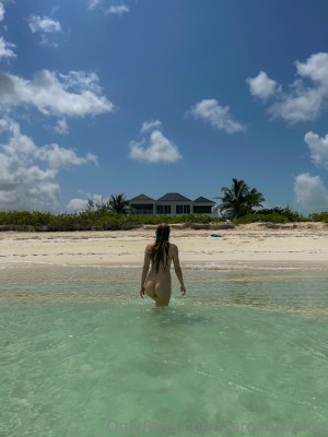 Caroline Zalog Photo #942