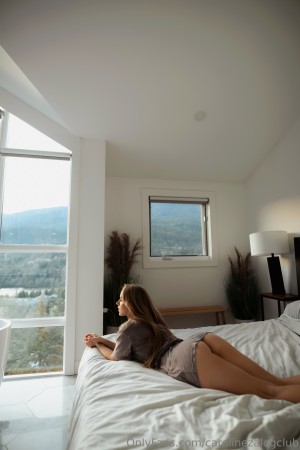 Caroline Zalog Photo #960