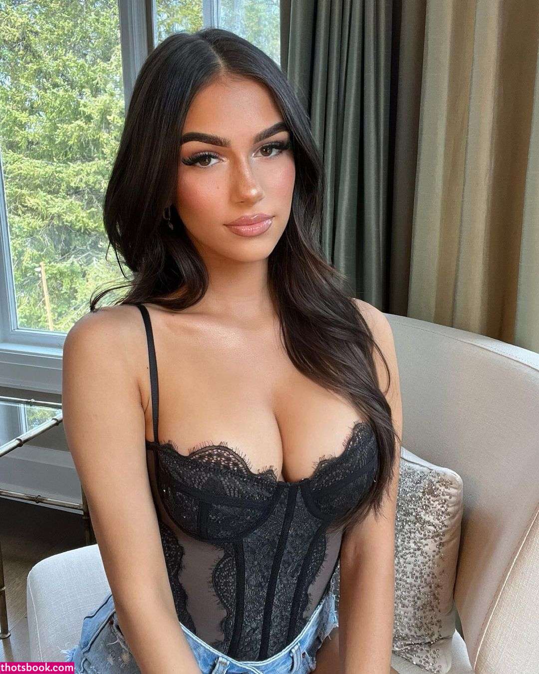 Julia Merekoulias Photo #44