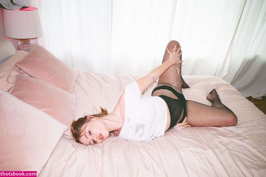 Lexee Smith Photo #14