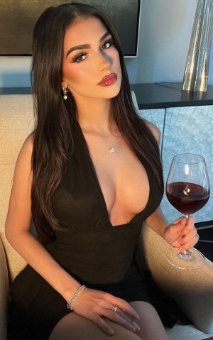 Julia Merekoulias Photo #81