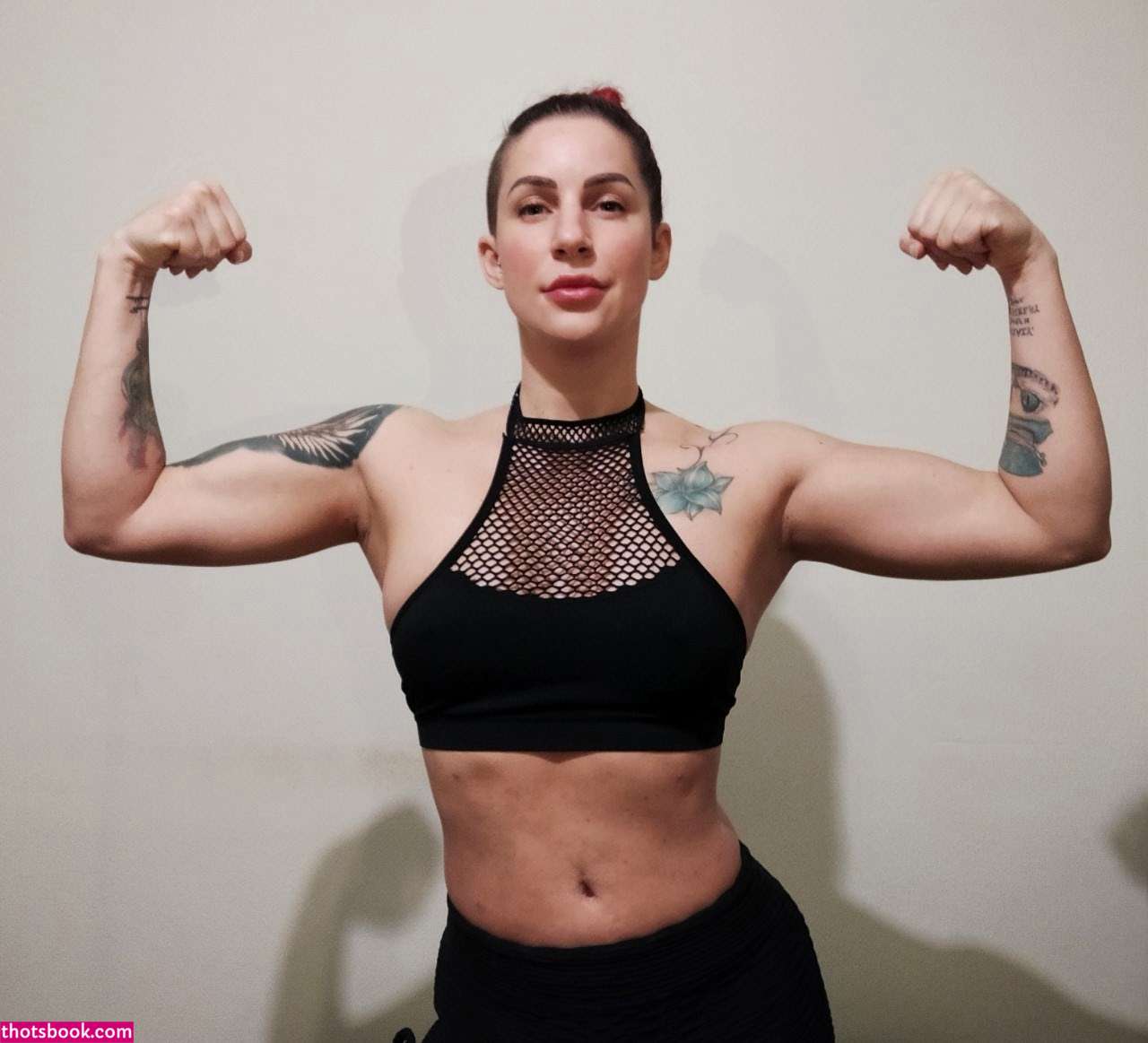 Larraphoenix Photo #20