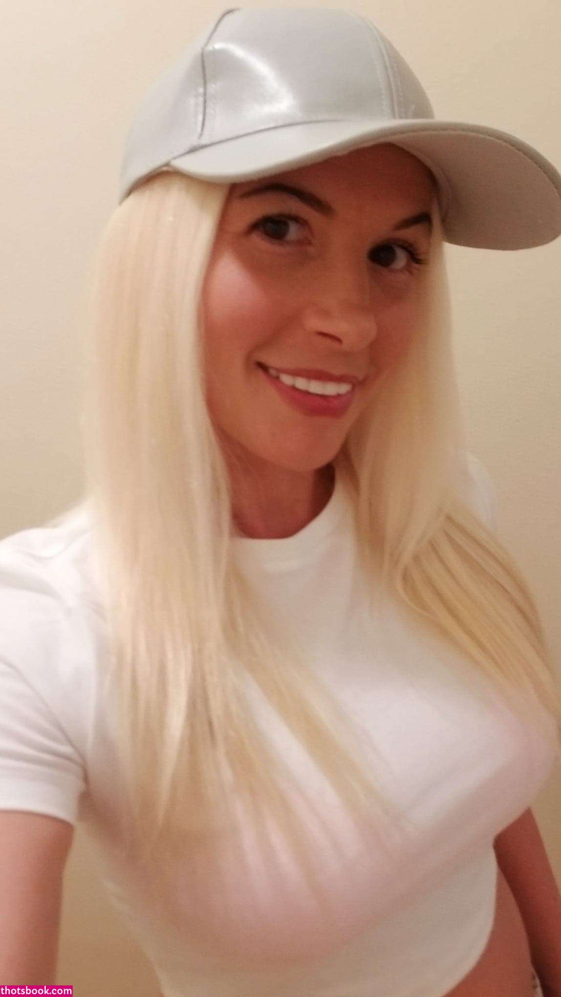 Rebeca Linares Photo #22