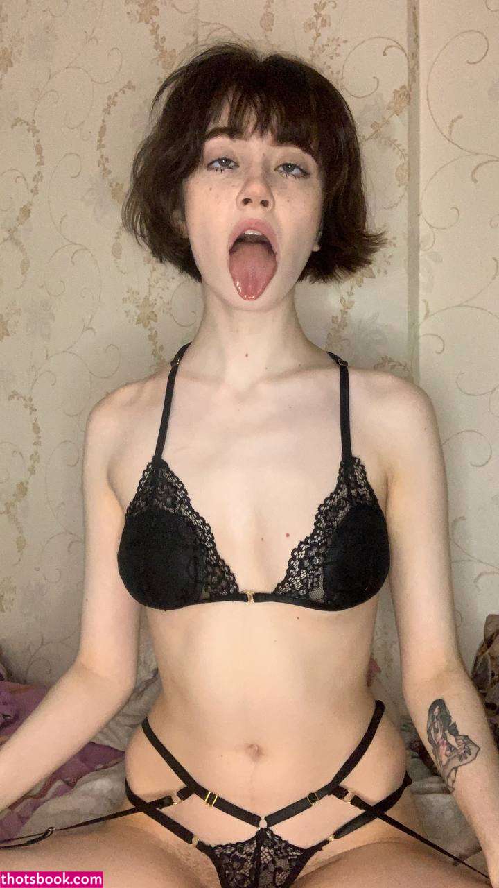 Yoursmalldoll Photo #16