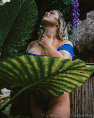 Paige Vanzant Photo #196