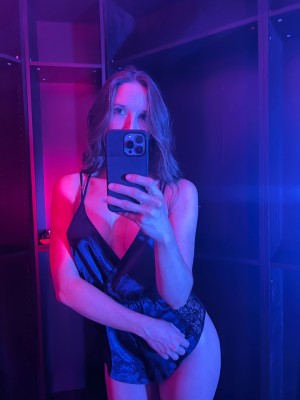 Hannah Straight Photo #42