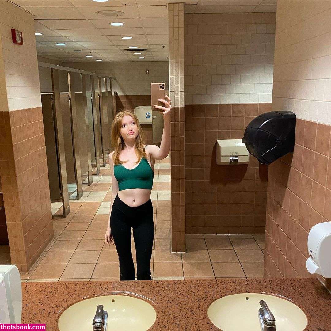 Makenna Kelly Photo #23