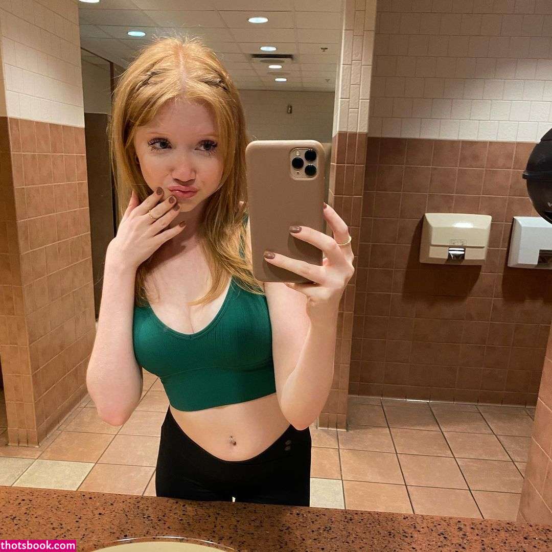 Makenna Kelly Photo #27