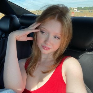 Makenna Kelly Photo #32